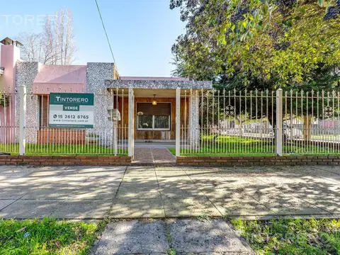 Casa en Venta con 3 cocheras