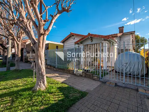 Venta casa estilo chalet 3 ambientes en Haedo norte.