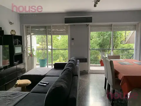 Casa 11 ambientes con 7 baños