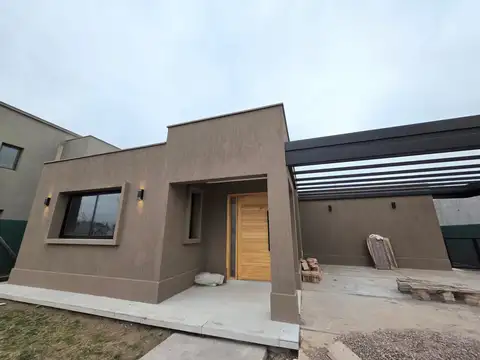 Se vende casa a estrenar en el B °LAR DE VIEYTES III