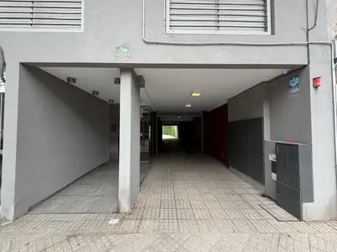 Cochera en venta en planta baja Rodrigues 1100 Lourdes - Rosario