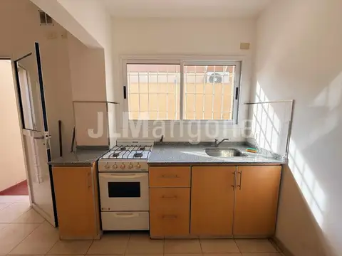 Depto Tipo Casa en Venta en Villa Luzuriaga, USD 45.900
