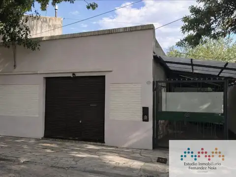 Casa en venta c/ cochera en Adrogué
