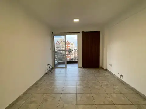 Av Rivadavia 15600, Piso 4