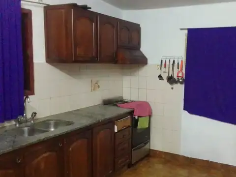 Casa 4 ambientes con 1 baño