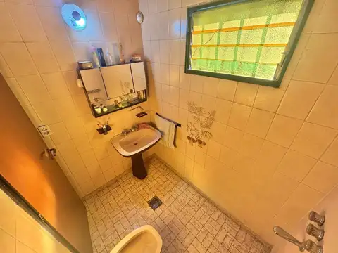 CASA EN VENTA - HURLINGHAM - PARQUE JOHNSTON