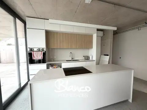 Casa 4 ambientes con 4 baños