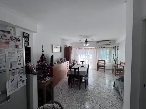 Depto Tipo Casa 3 ambientes con 2 baños