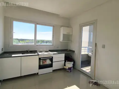 Dean Funes 1695.  Benavidez. Condominio Vila Vela