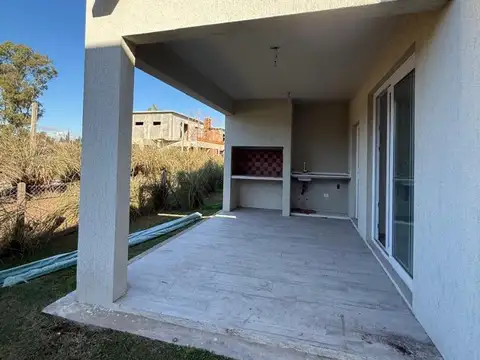 Casa en Alquiler de 3 dormitorios