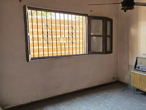 Casa 3 amb a reciclar  U$s 43.000 Ituzaingo al 3100 Lanus E