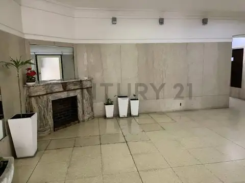 Oportunidad  Luminoso 3 amb. en Balvanera U$S63.000