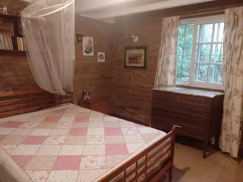 Casa 2 ambientes con 1 baño