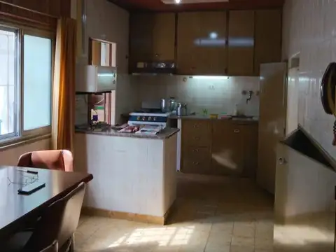 Casa 2 ambientes con 2 baños