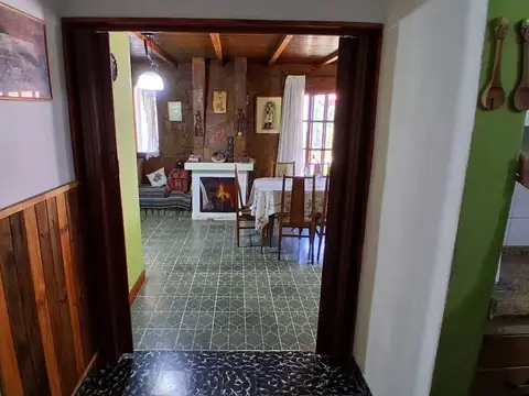 Casa 4 ambientes con 2 baños