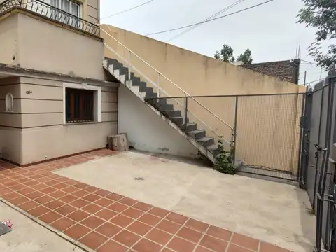 Depto Tipo Casa en Alquiler de 3 ambientes