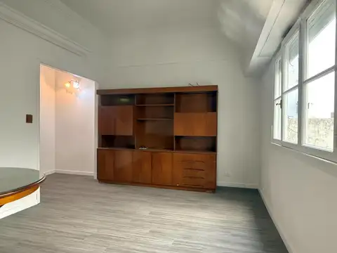 Julián Alvarez 2700, Piso 1