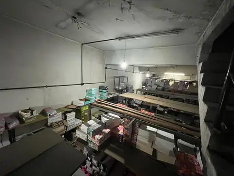 Excelente Local - 300 m2 - Liniers - Av Rivadavia y Gral Paz