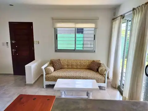 Casa en Alquiler en Manuel B Gonnet, $ 1.650.000
