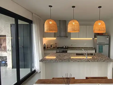 Depto Tipo Casa en Venta de 3 ambientes