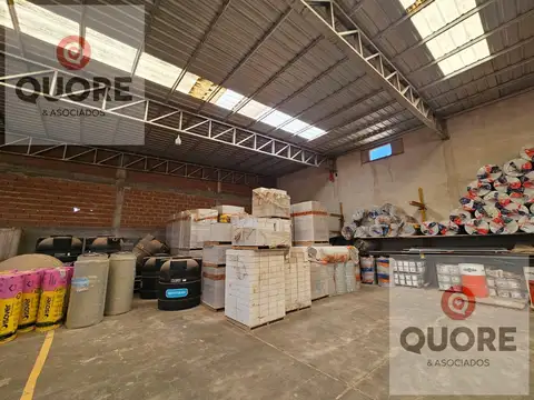 ALQUILER 3 Galpones más 6.300m2 de Predio libre en Cipolletti