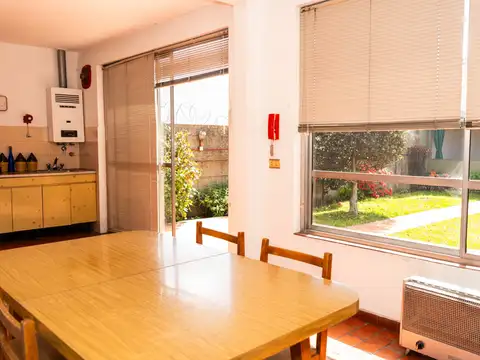 CASA DE 2 DORMITORIOS EN VENTA TOLOSA APTA BANCO
