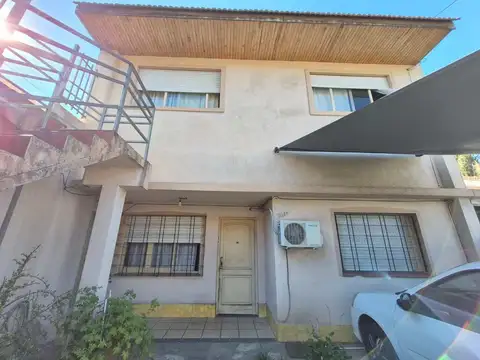 Casa PB 3 Ambientes VENTA Villa Luzuriaga Cochera