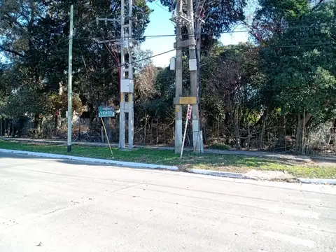 VENTA DE 2 UNIFICADOS CON PAREDES DE UN GALPON DE 10 X 20 – SOURIGUES