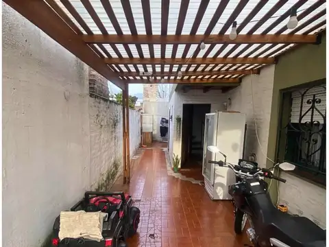 Casa 4 ambientes con 1 baño