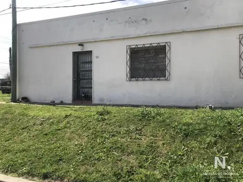 Casa 3 ambientes con 1 baño