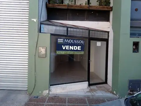 Local a metros de 25 de Mayo