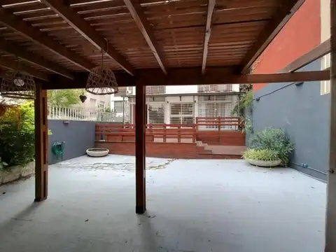 Beruti 2800, Piso pb