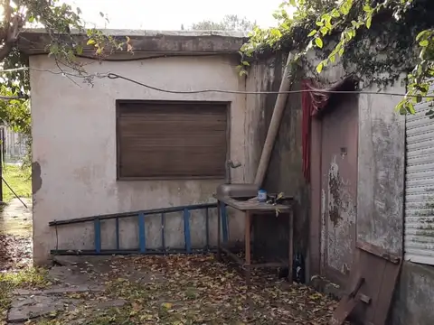 Casa 3 ambientes con 1 baño