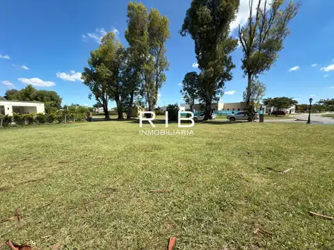 Excelente Lote Central sobre esquina - Santa Emilia