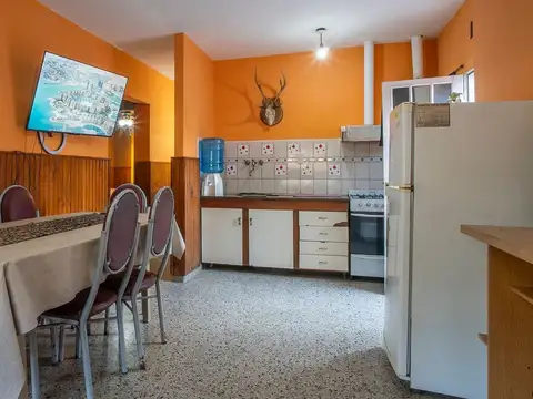 VENTA CASA DOS DORMITORIOS Y DPTO INDEPENDIENTE