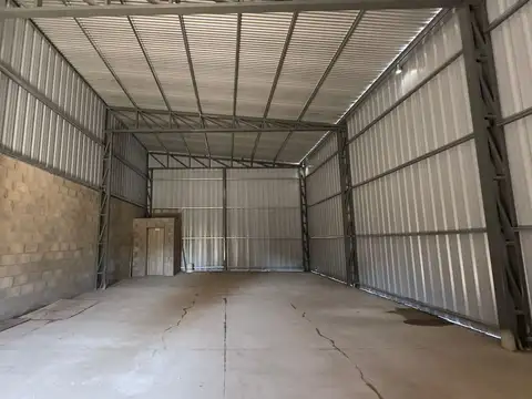 Galpon/Deposito 125m2 lote de 200m2, Los Aromos y Marcos Ateca, a metros de Ruta 9 y A012 - Roldan.