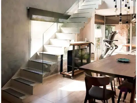 Casa en Venta con 2 cocheras