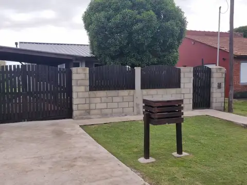 VENTA - CASA A UNA CUADRA DEL MAR