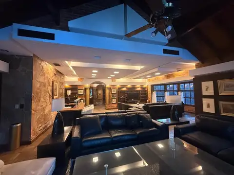 Casa en Alquiler de 5 dormitorios