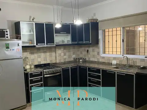 Casa 5 ambientes con 3 baños