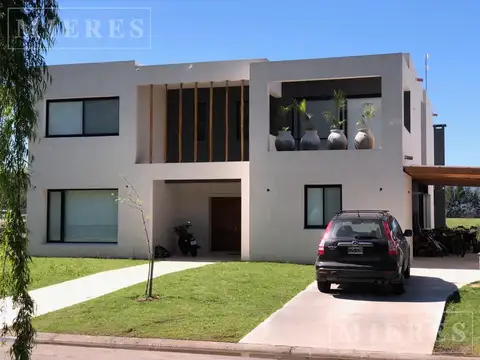 Casa en venta al RÍO en el Barrio San Juan, Villa Nueva