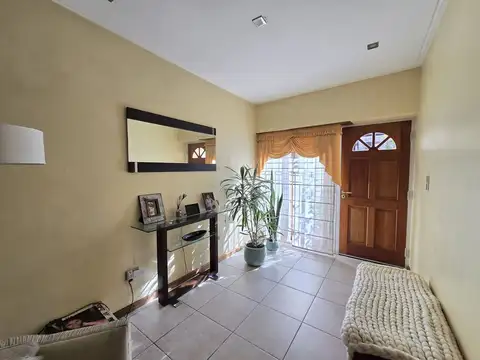Casa en Venta con 5 cocheras