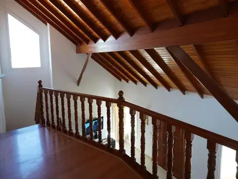 Casa en venta 4 ambientes Banco Provincia lote central