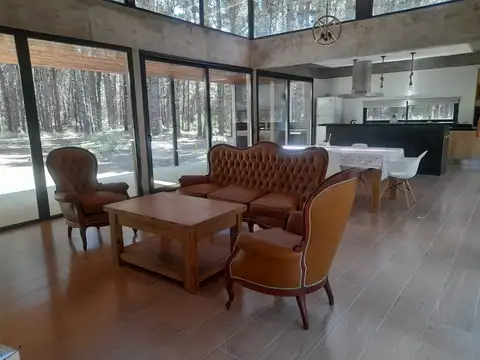 CASA EN VENTA      VILLA ROBLES