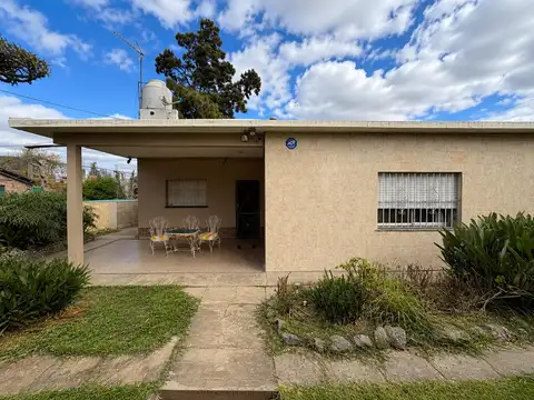 Casa en Venta en Isidro Casanova, USD 299.000