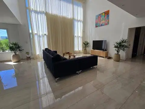 Casa en Venta al Noroeste