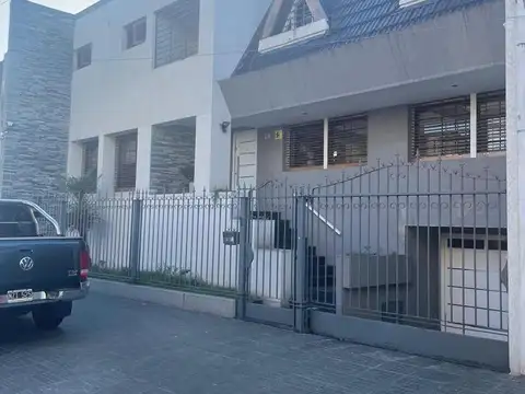 VENTA EXCELENTE TRIPLEX 4 AMBIENTES, RAMOS MEJIA