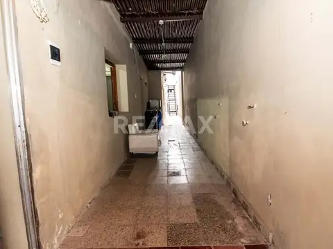 Casa 6 ambientes con 2 baños