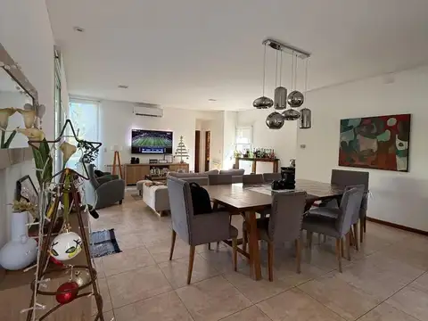 Casa de 3 dormitorios en ALQUILER BARRIO CERRADO- San Sbastian-Funes