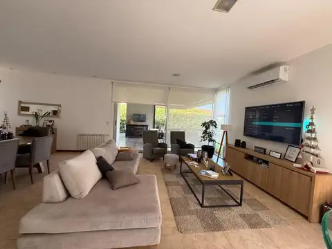 Casa en Alquiler de 3 dormitorios